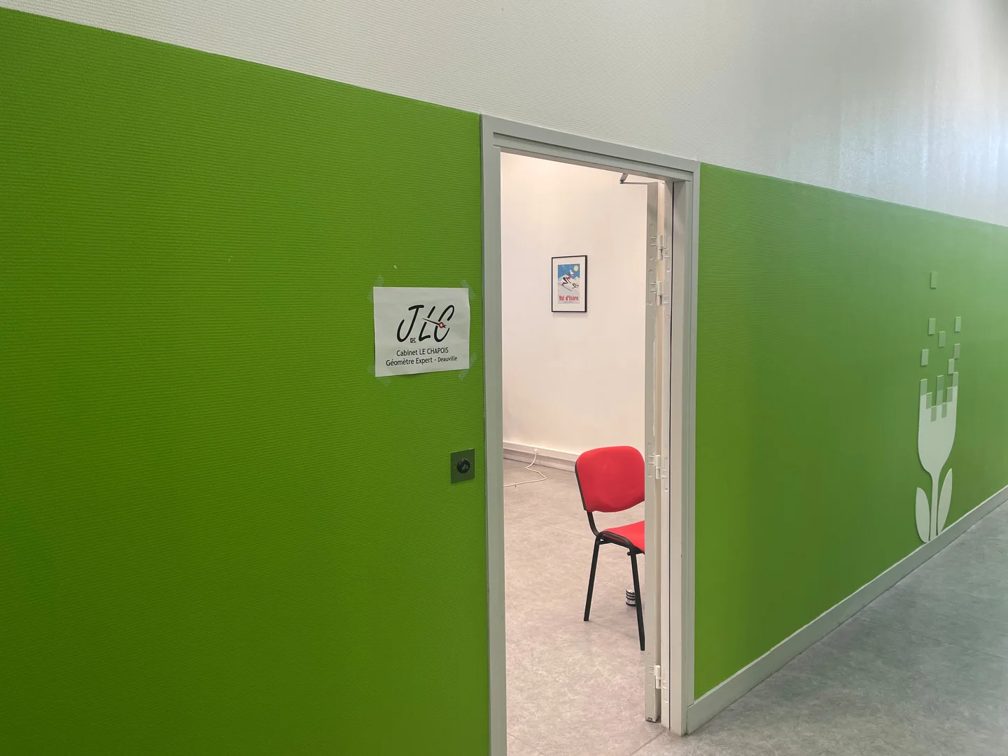 Int&eacute;rieur du cabinet LE CHAPOIS